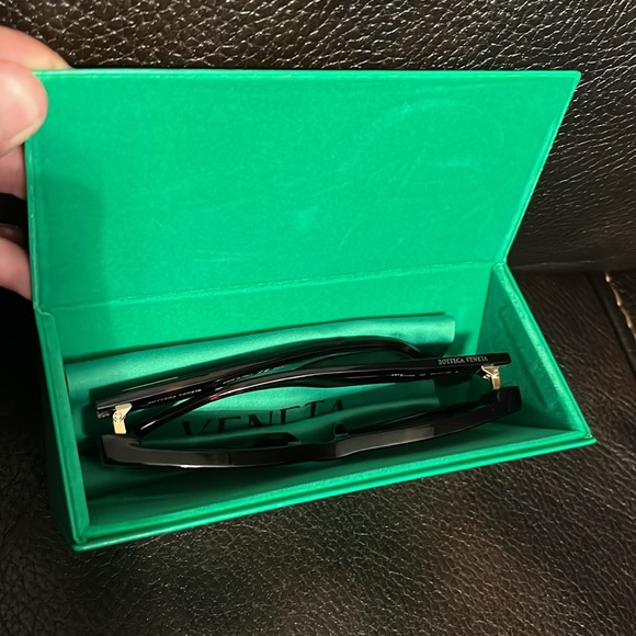 Bottega Veneta women’s logo monogram sunglasses NEW BV1145S 002 - Picture 14 of 14